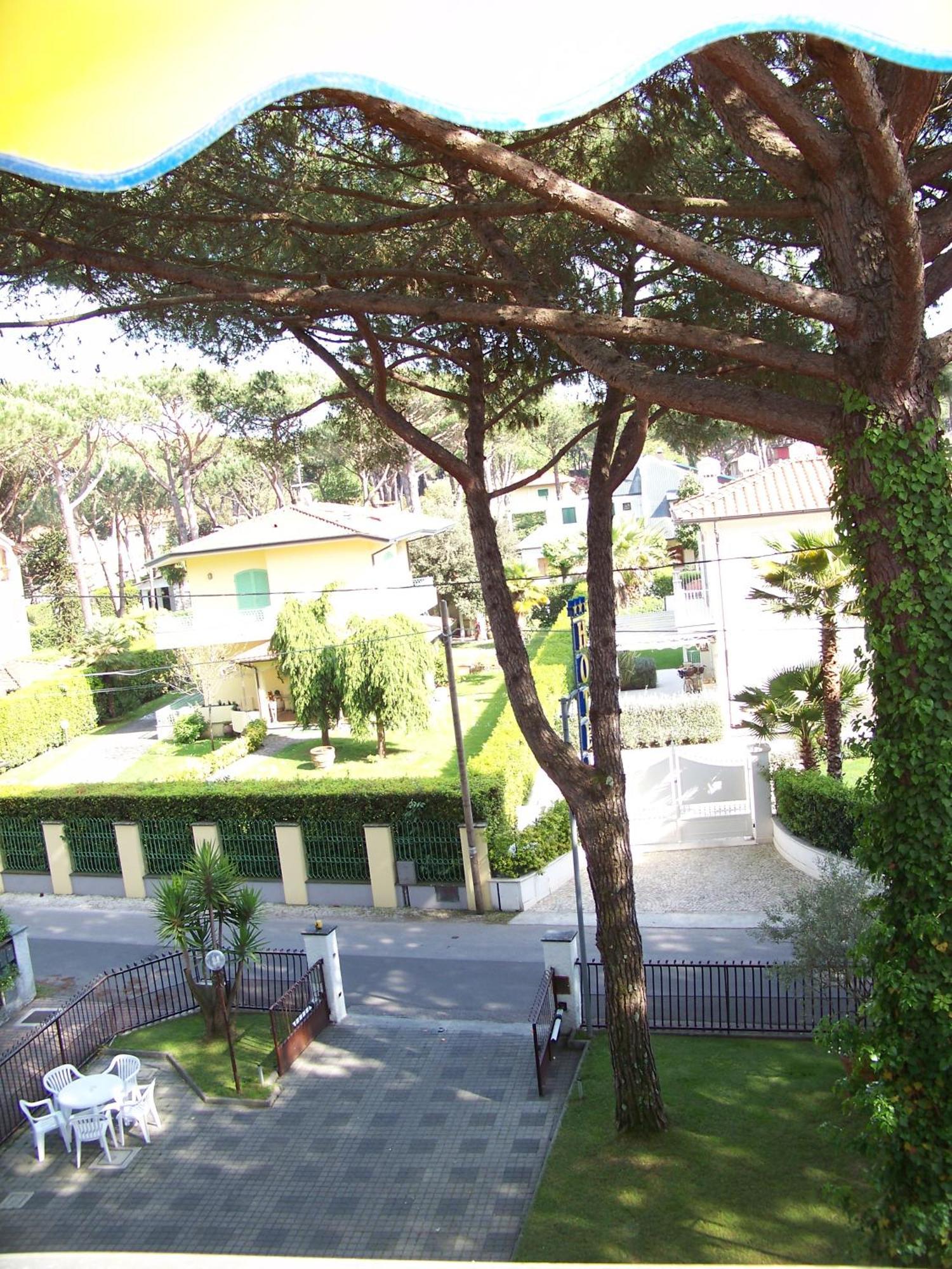 Hotel Giulio Cesare チンカレ エクステリア 写真