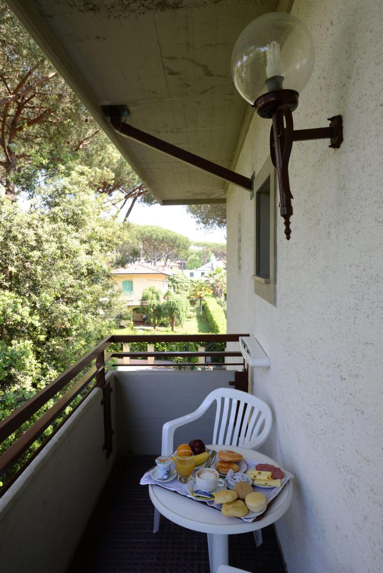 Hotel Giulio Cesare チンカレ エクステリア 写真