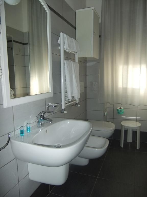 Hotel Giulio Cesare チンカレ エクステリア 写真