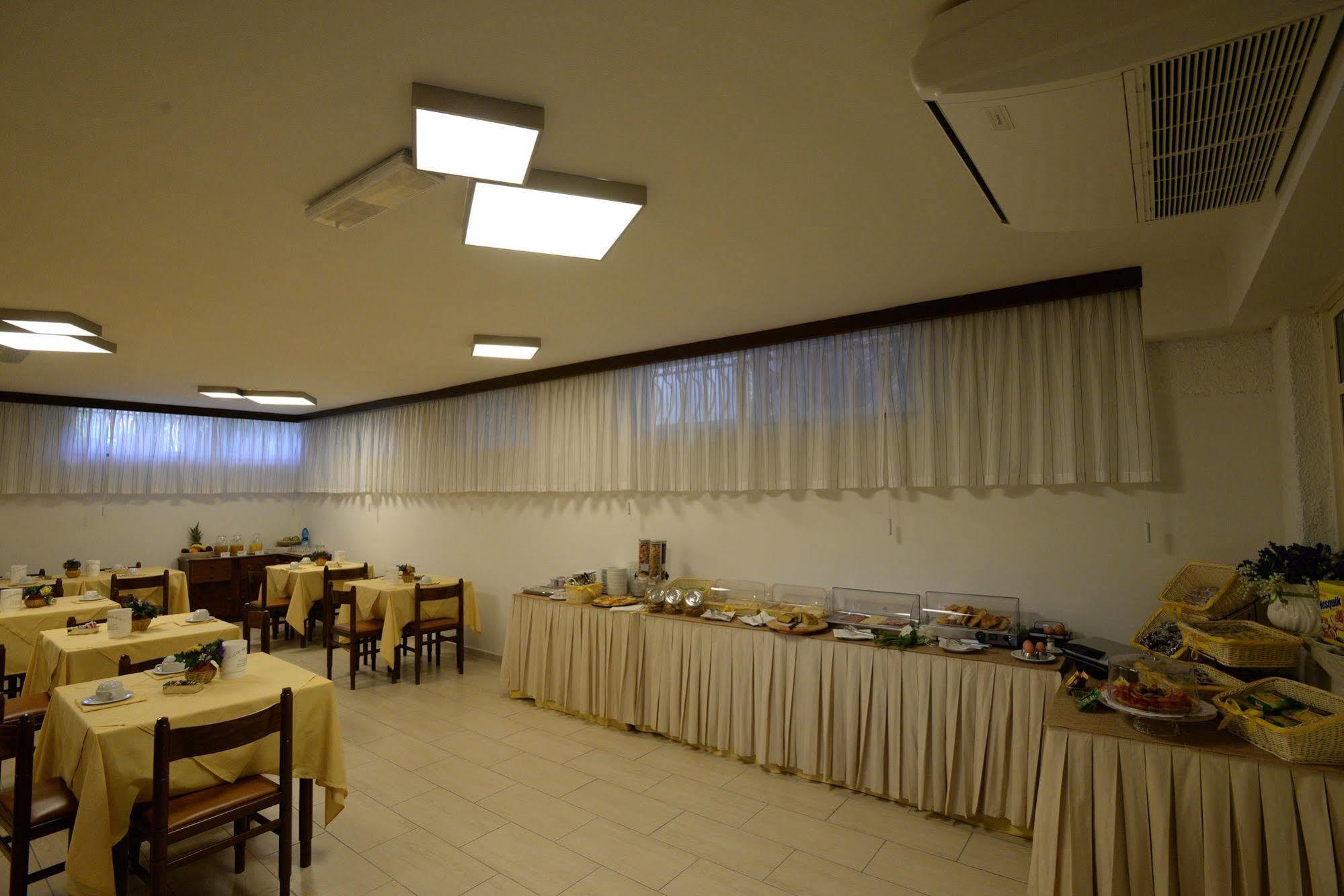 Hotel Giulio Cesare チンカレ エクステリア 写真